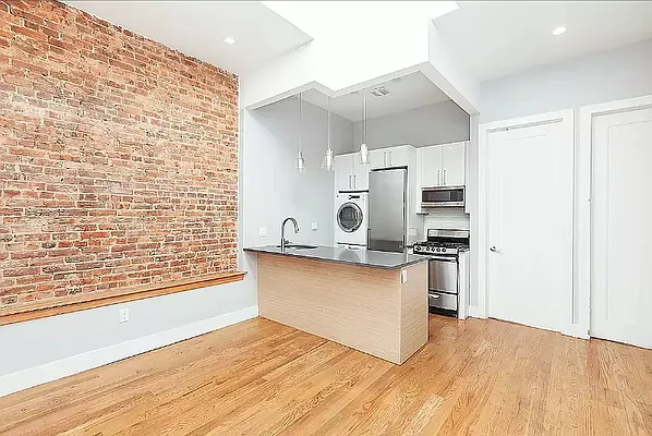 Rented by CW Realty Property Management LLC | media 2