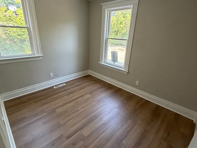 723 Main St #1 — Photo 8