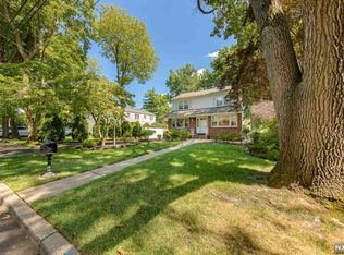 546 Salem St, Paramus, NJ 07652