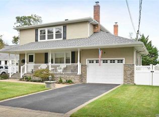 2892 Court St, Bellmore, NY 11710