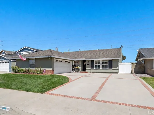20712 Spindrift Ln, Huntington Beach, CA 92646