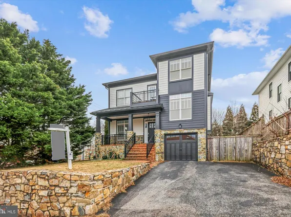 2500 12th St N, Arlington, VA 22201