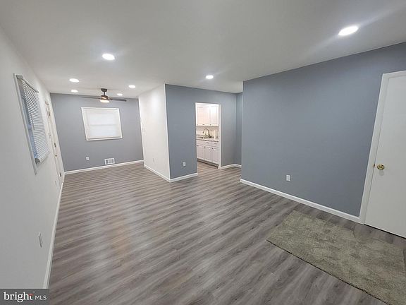 4th image of 8805 Chestnut Ave