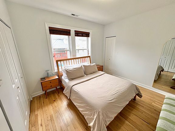 5th image of 3040 W Diversey Ave