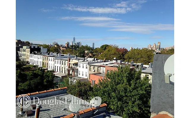 Sold by Douglas Elliman | media 15