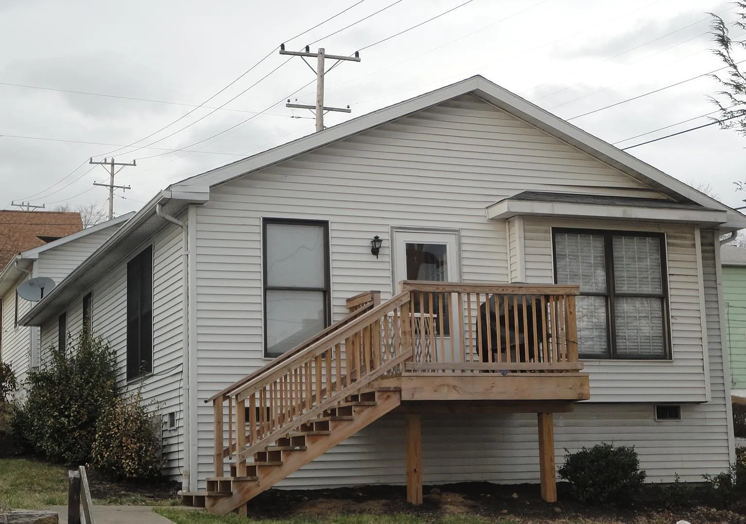 3 bed, 1154 sqft, $1,300 — Photo 1