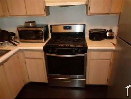 1st image of 1221 W 29th St