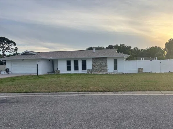 1212 63rd St NW, Bradenton, FL 34209