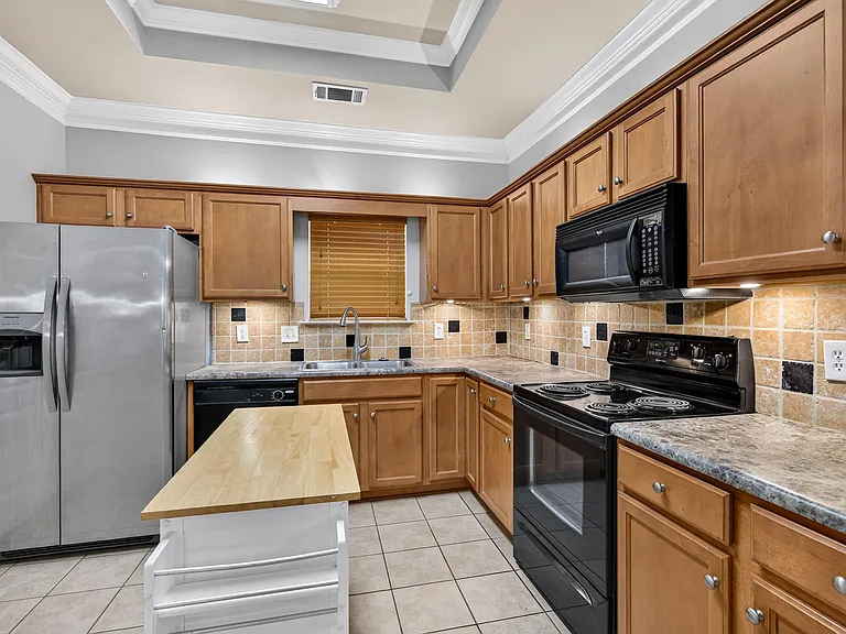 5317 Cottage Cir — Photo 8