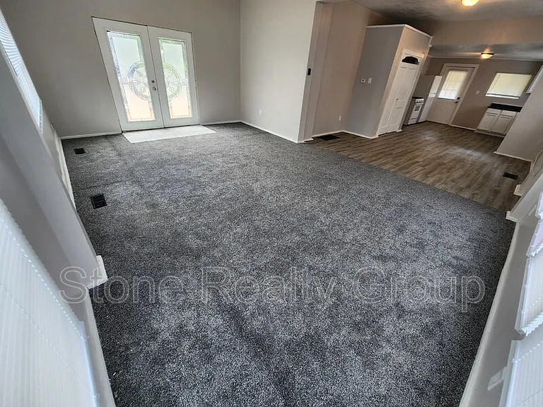 4011 E Linn Ave — Photo 3