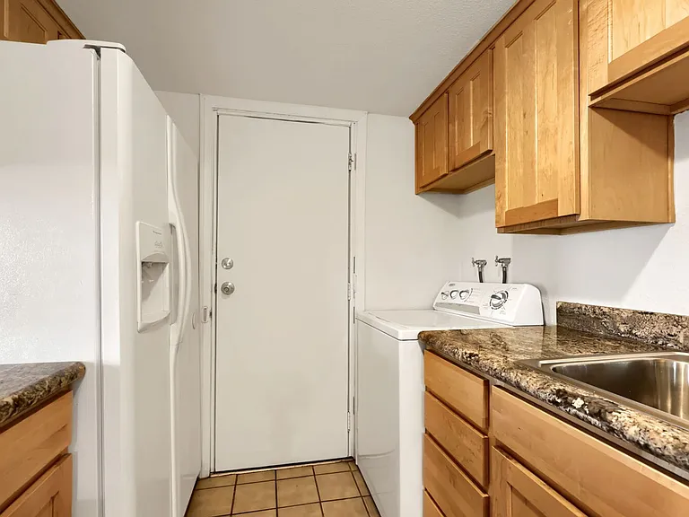 1377 Lorilyn Ave #3 — Photo 10