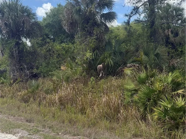 405 Thompson Ave, Lehigh Acres, FL 33972