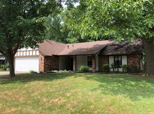 906 N Raven Rd, Rogers, AR 72756