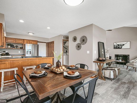 5th image of 21870 Ideal Ave N