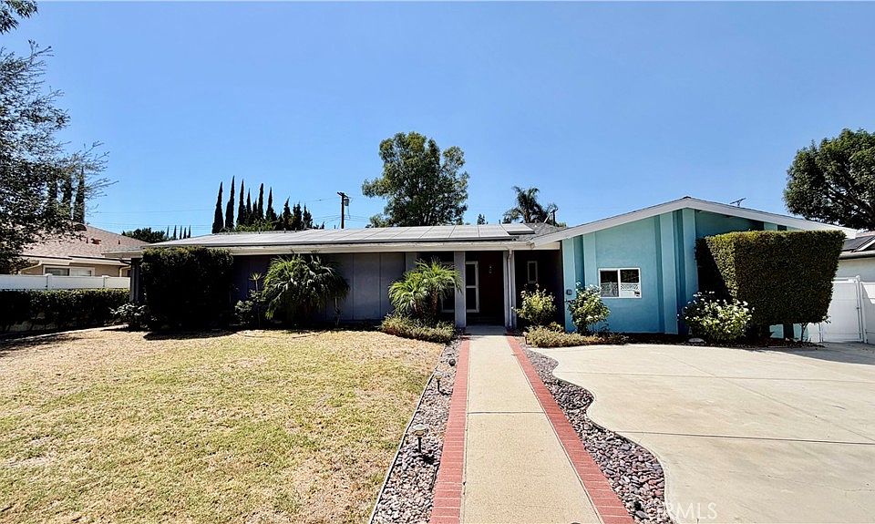 1st image of 7843 Woodlake Ave