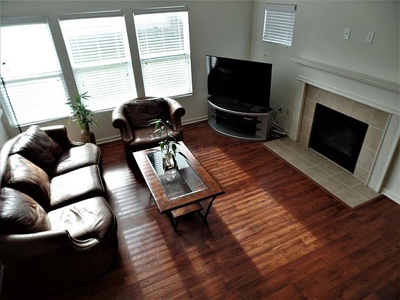 3rd image of 6219 Maple Glen Dr