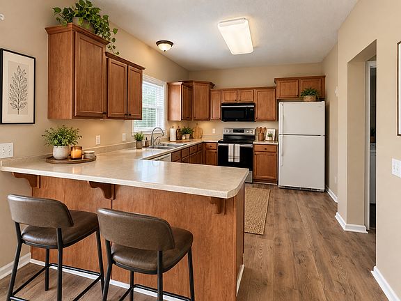 2nd image of 311 Chisholm Pl
