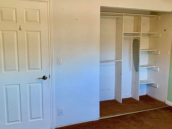 5th image of 22617 Leadwell St