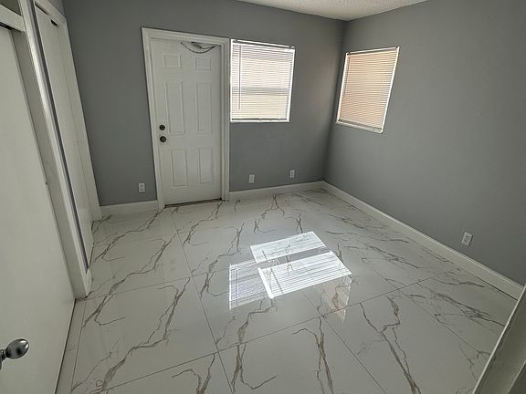 4th image of 2917 Middle River Dr #1
