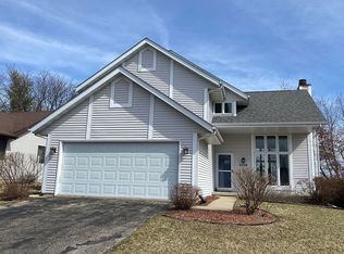 2529 Scenic Ridge Dr, Madison, WI 53719