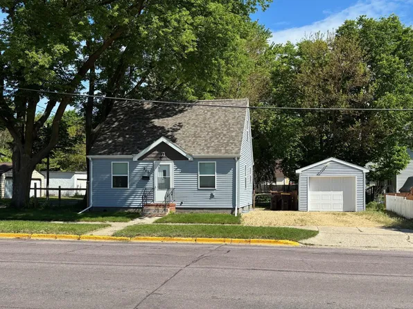 215 E 4th St, Fairmont, MN 56031