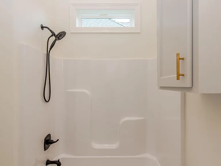 424 Dunvegan Ct — Photo 14