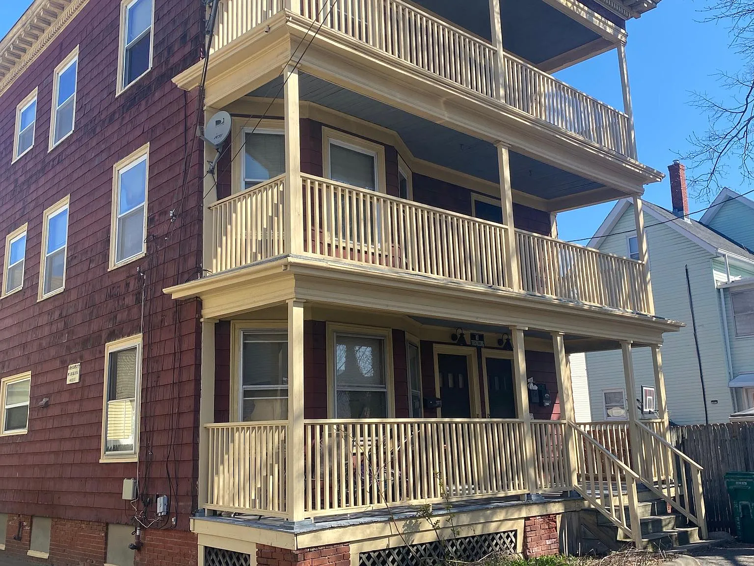2 bed, 900 sqft, $1,800 — Photo 1