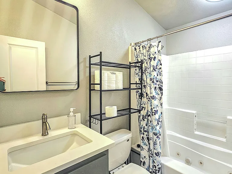 2227 Washington Ave — Photo 19