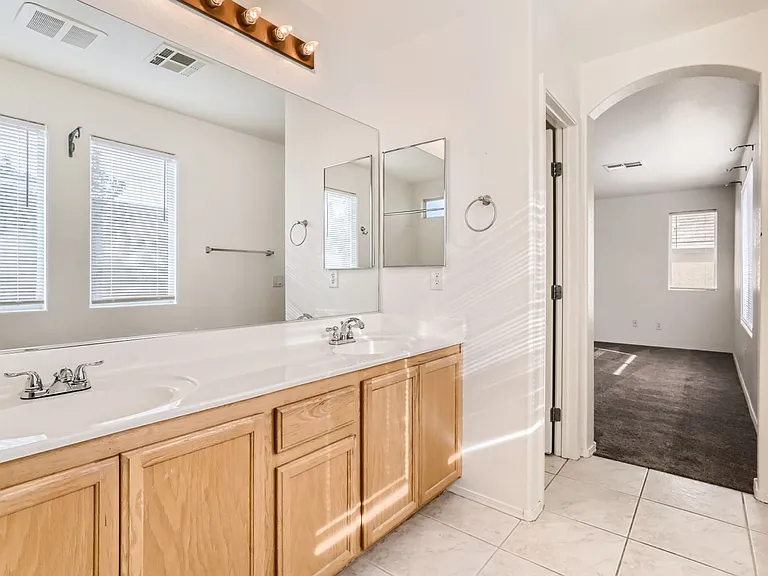 2537 Begonia Valley Ave — Photo 14