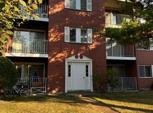 387 Oak Trails Rd APT 201, Des Plaines, IL 60016