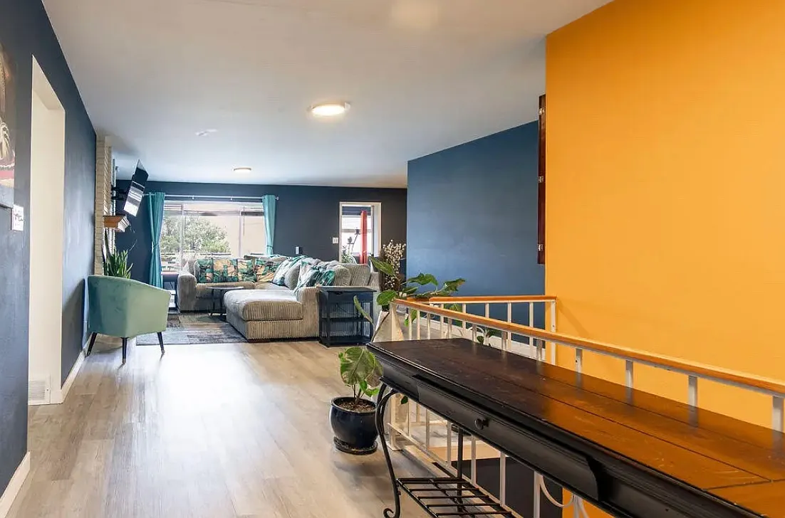 4 bed, 2700 sqft, $2,150 — Photo 3