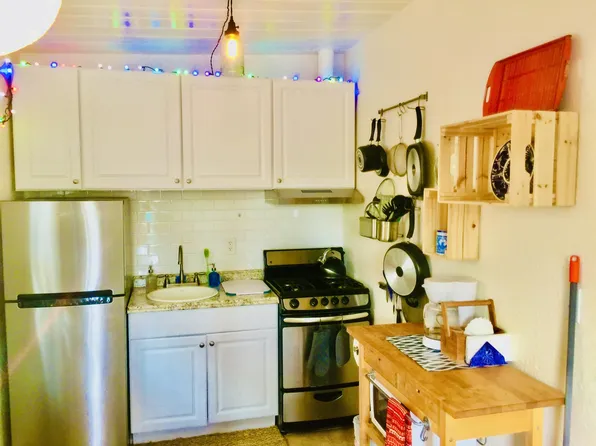 Island-2766 - The Blue Door 2766 B