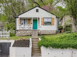 826 East St, Parkville, MO 64152