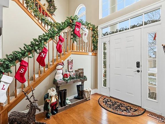 2nd image of 679 Vista Hills Ct