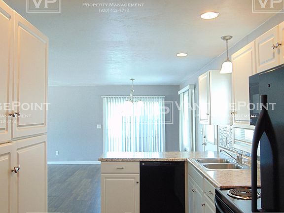 5th image of 703 E Shady Ln #703