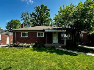20701 Elizabeth St, Saint Clair Shores, MI 48080