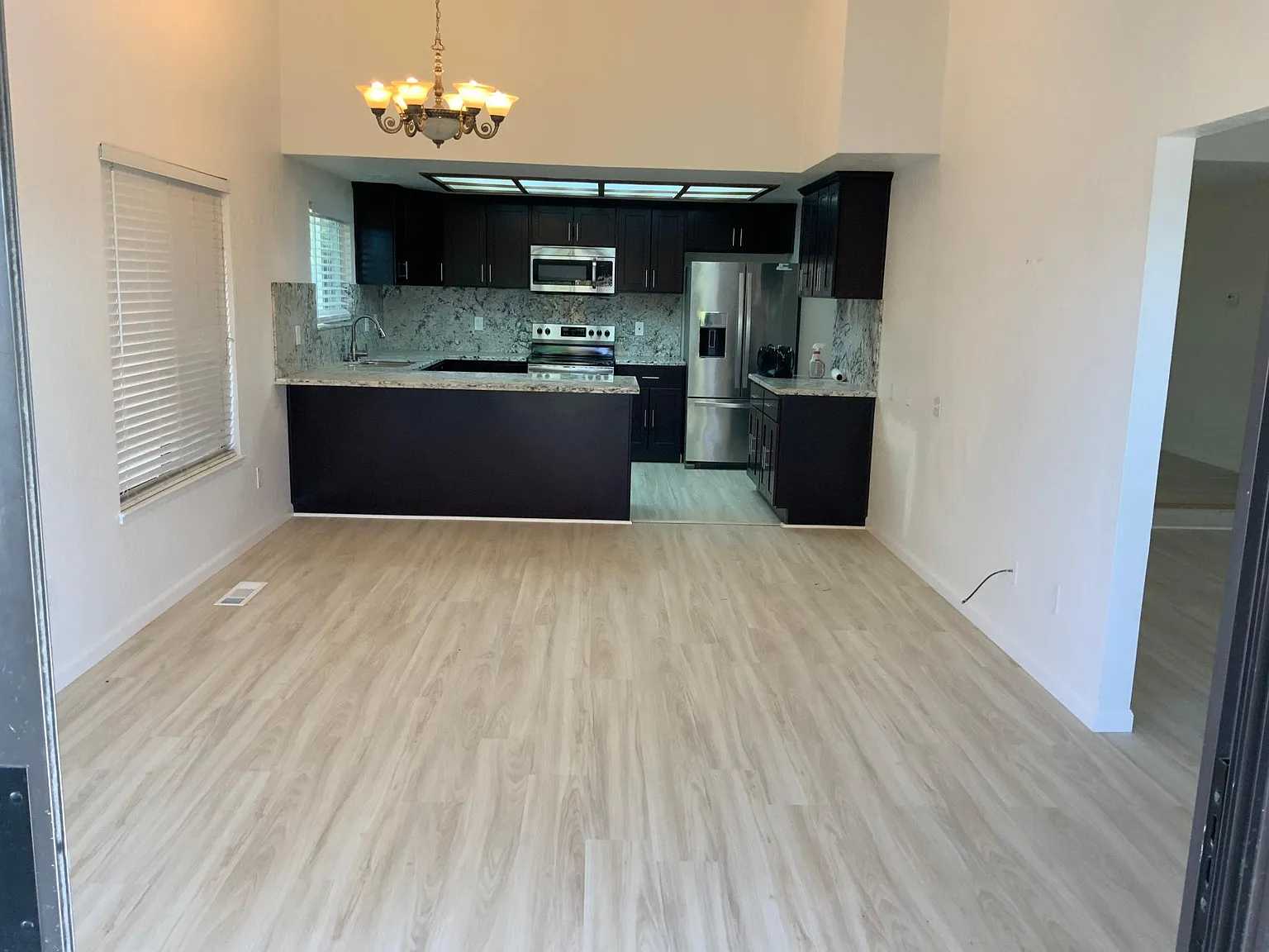 3 bed, 1532 sqft, $4,890 — Photo 4