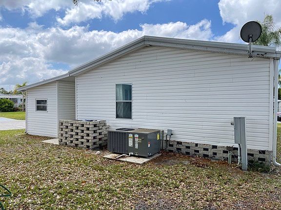 5th image of 3901 Bahia Vista St #212