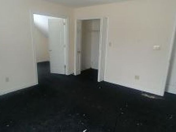 5th image of 4775 Glastonbury Cir