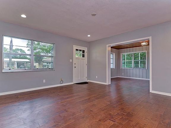 4th image of 505 W 124th Ave