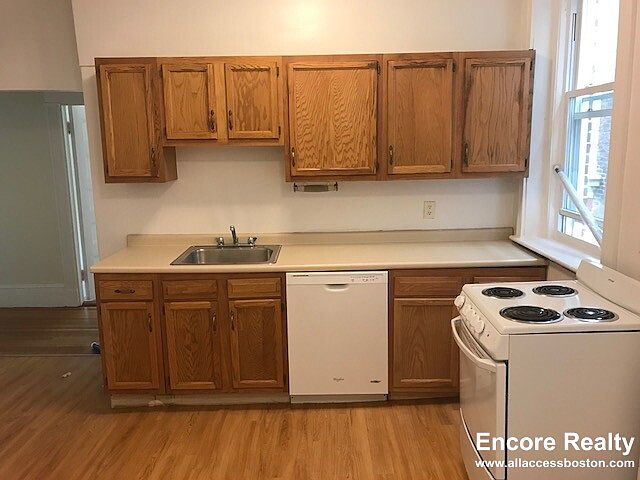 1st image of 1595 Beacon St APT 7