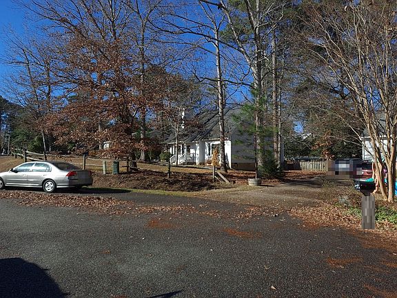 5th image of 3341 Lancaster Ln