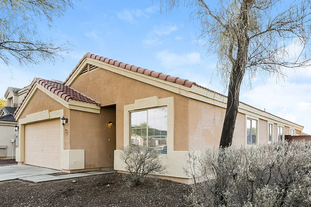 3 bed, 2.0 bath, 1681 sqft, $1,870 — Photo 3