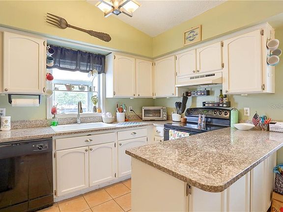 4th image of 8725 Bridlewood Way