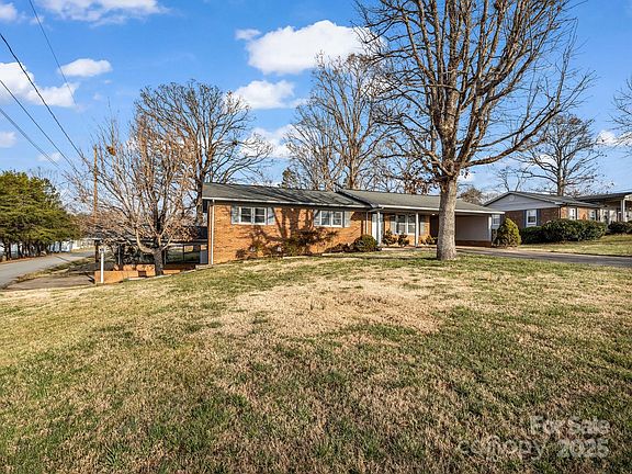 2nd image of 125 Oak Forest Dr