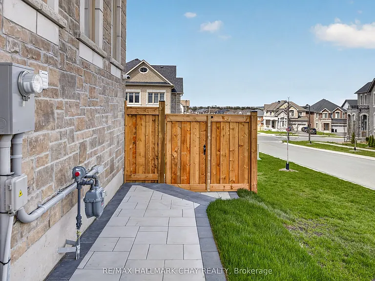 63 Janes Cres #BASEMENT — Photo 4