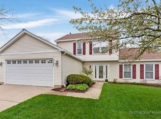 2135 Stirrup Ln, Wheaton, IL 60189