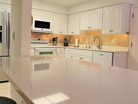5th image of 5955 Wilshire Blvd