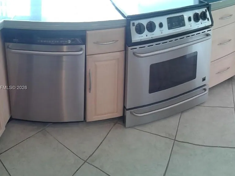 11930 N Bayshore Dr #1006 — Photo 7