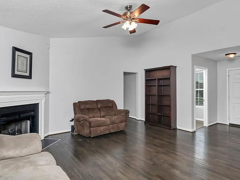 109 Gibson Forest Dr — Photo 6